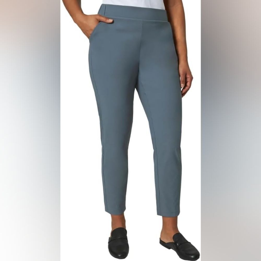 Modern Ambitions Women's Blue Travel Cropped Pants
